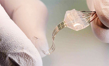 el implante flexible para lesiones medulares Un nuevo implante flexible que cura lesiones medulares